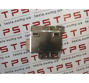 Блок консолі USB-порт Tesla Model 3, 1093295-00-A