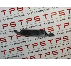 Пластина ручки двері права б/в Tesla Model S Restyling, 1007729-00-D
