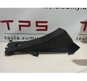 Накладка багажного прорізу зовнішня ліва б/в Tesla Model S Restyling, 1006674-00-С
