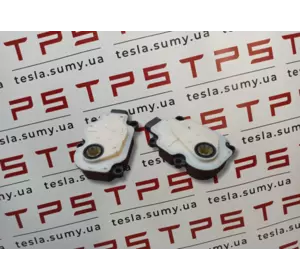 Модуль (моторчик) управління відкриттям вентиляційної решітки б/в Tesla Model S Restyling, 110485402