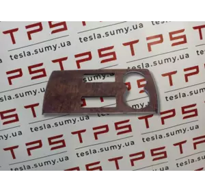 Накладка декоративна підсклянника б/в Tesla Model S Restyling, 1047750-00-C