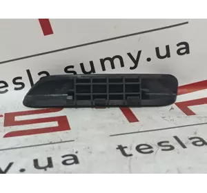 Заглушка обробки багажника ліва б/в Tesla Model 3, 1128968-00-С