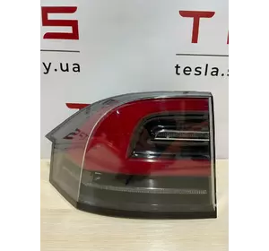 Ліхтар задній лівий ЕUR ( наружній ) Tesla model X 1034334-00-A