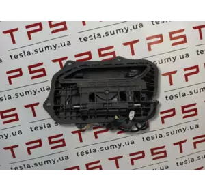 Корпус ручки дверей передньої лівої б/в Tesla Model S, 1135718-S0-A