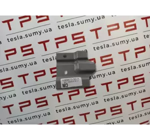 Кронштейн крила (опора) лівого Tesla Model 3, 1089673-S0-A