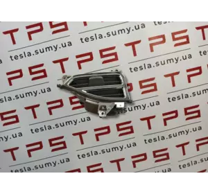 Вивод повітроводу (торпедо) лівий б/в Tesla Model S, 6007628-00-С