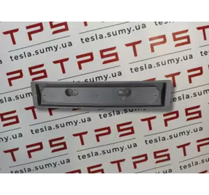 Подіум під номерний знак переднього бампера (EUR) Tesla Model 3, 1096834-00-B (109683400B)