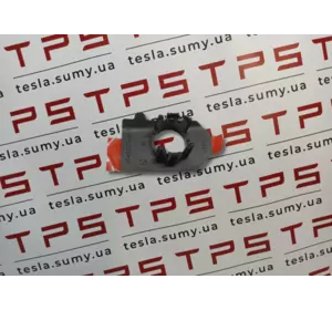 Кронштейн парктроніка S8 новий Tesla Model S, 1048523-00-B