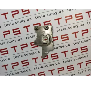 Плита опорна заднього підрамника ліва б/в Tesla Model S Restyling, 1055766-00-A