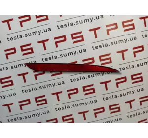 Відбивач заднього бампера правий Tesla Model 3, 1077407-00-F (107740700F)
