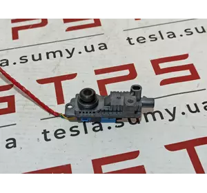 Камера стійки-B зовнішня права б/в Tesla Model 3, 1100619-00-C (110061900C)