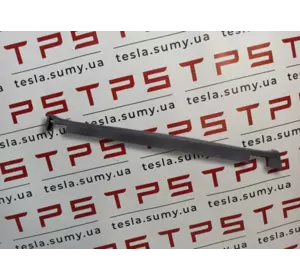 Накладка порога права RH Tesla Model X, 1035097-00-D (103509700D)