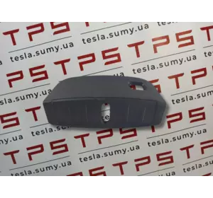 Накладка замка капота Tesla Model 3, 1095858-00-D (109585800D)