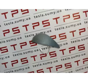 Накладка торпеди збоку LH з антеною пасивного відкриття автомобіля Tesla Model S, 1028359-00-A