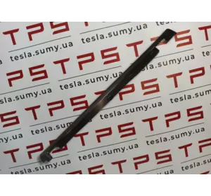 Накладка порога права Tesla Model S Restyling, 6005875-00-J (600587500J)