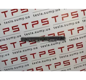 Напрямна накладки порога передня права Tesla Model S, 1003693-00-B