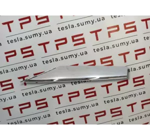 Накладка люверса нижня ліва хром Tesla Model S Restyling, 1056379-00-C (105637900C)